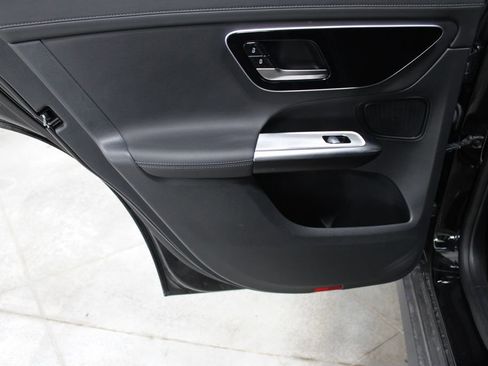 Used 2024 Mercedes-Benz GLC 300 4MATIC image 19