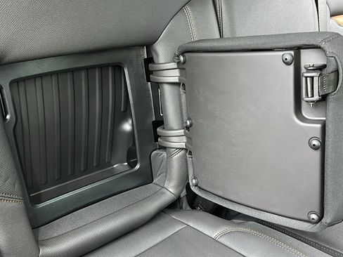 Used 2025 GMC Sierra 1500 AT4 w/ AT4 Premium Package image 43