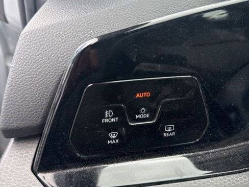 Used 2022 Volkswagen GTI S FWD image 9