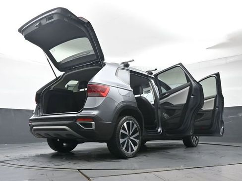 Used 2022 Volkswagen Taos SE FWD image 48
