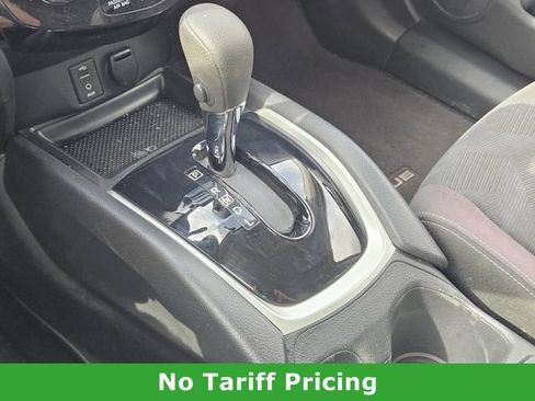 Used 2015 Nissan Rogue SV image 17