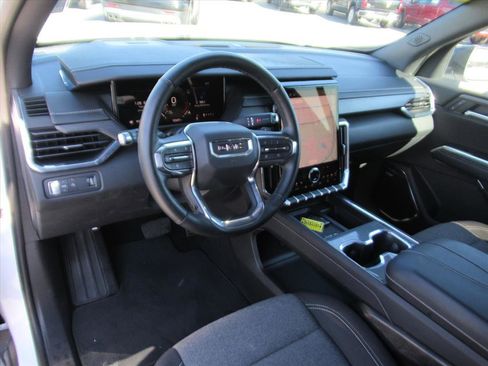 Used 2025 GMC Acadia Elevation image 14