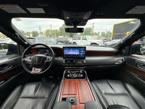 Used 2024 Lincoln Navigator L 4WD image 32