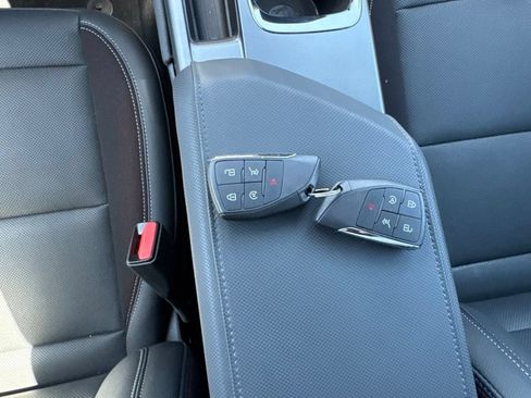 Certified 2024 Chevrolet Equinox EV RS FWD image 47