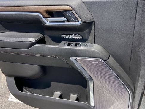 Used 2024 Chevrolet Silverado 1500 High Country w/ High Country Premium Package AWD/4WD image 19