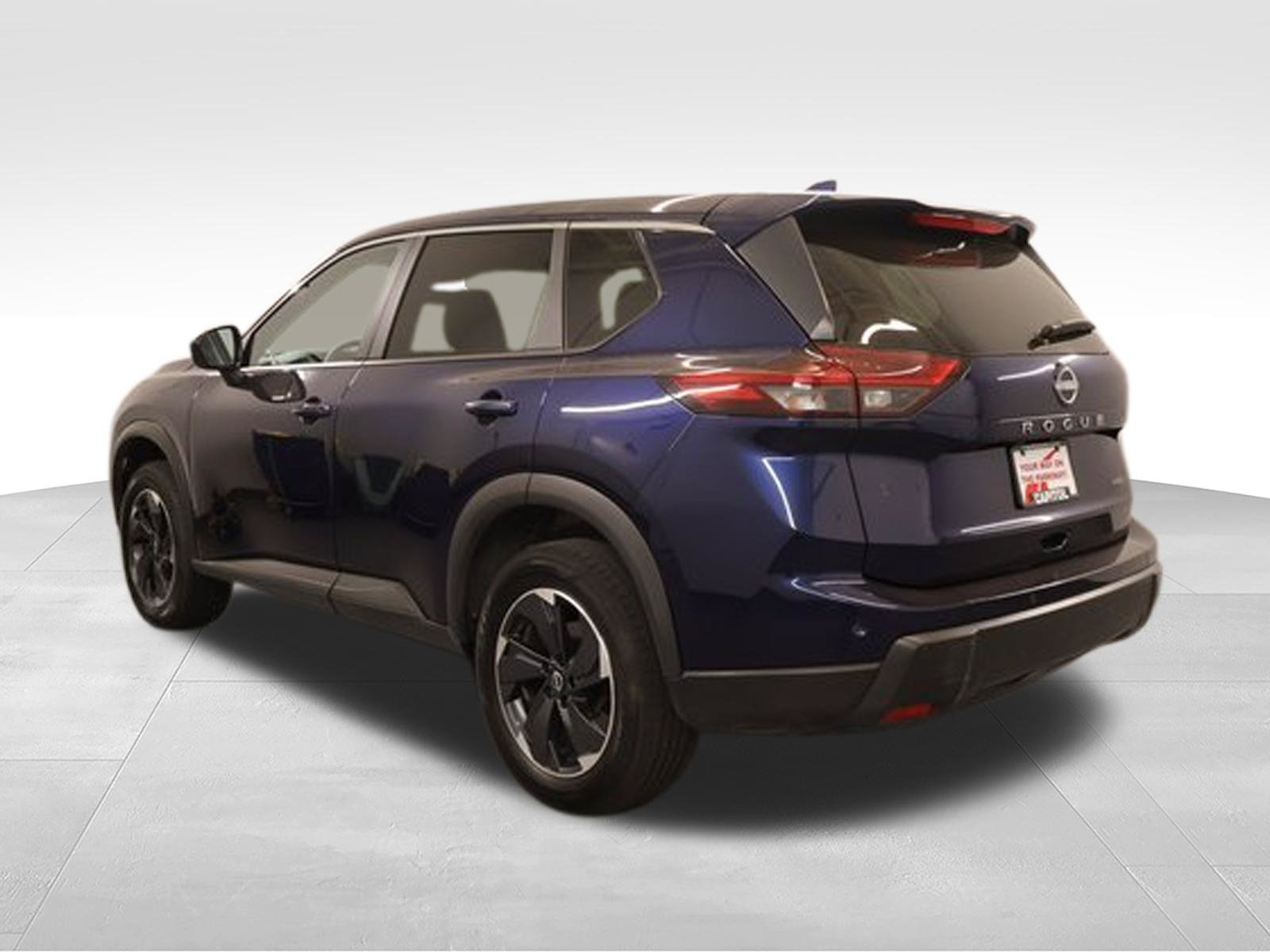 Certified 2025 Nissan Rogue SV AWD/4WD image 4