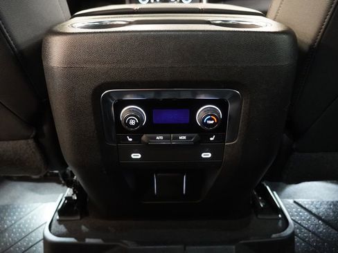Used 2022 Chevrolet Suburban RST w/ Luxury Package AWD/4WD image 32