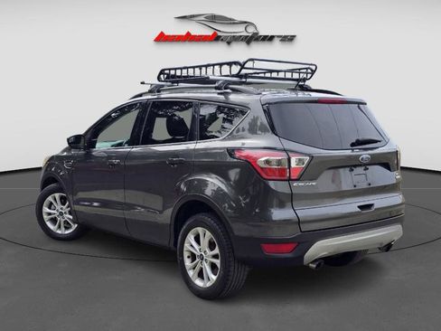 Used 2018 Ford Escape SE FWD image 9