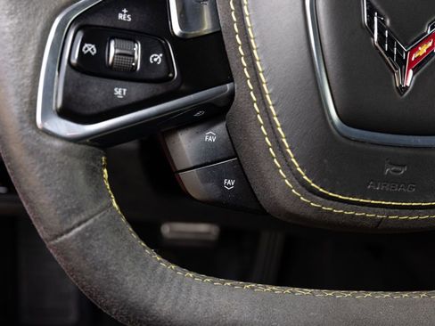 Used 2020 Chevrolet Corvette Stingray Premium Cpe w/ 3LT Preferred Equipment Group image 38