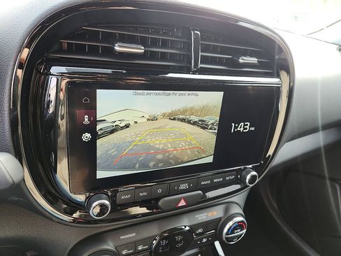 Certified 2025 Kia Soul S image 18