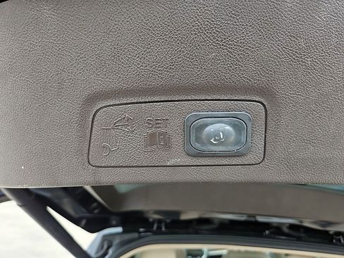 Used 2018 Lincoln MKC Select w/ Select Plus Package image 17