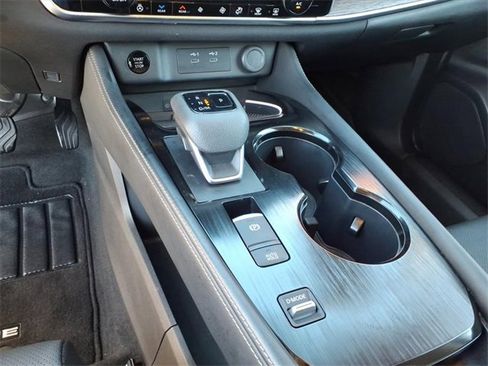 Certified 2024 Nissan Rogue Platinum w/ Platinum Premium Package image 13