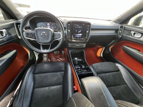 Used 2020 Volvo XC40 T4 R-Design w/ Protection Package Premier image 2