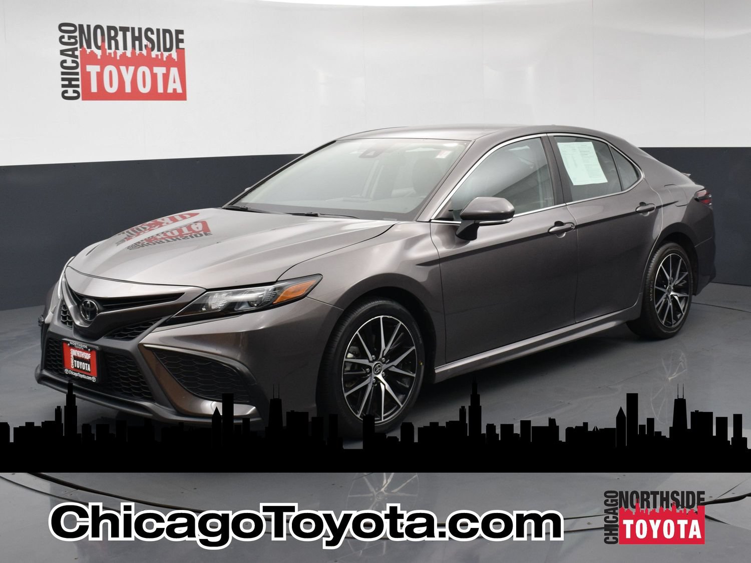 Used 2024 Toyota Camry SE FWD image 1