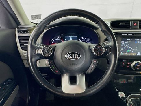 Used 2019 Kia Soul + w/ Primo Package FWD image 11