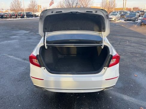 Used 2018 Honda Accord Sport image 10