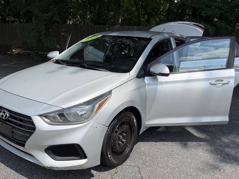 Used 2018 Hyundai Accent SE FWD image 19