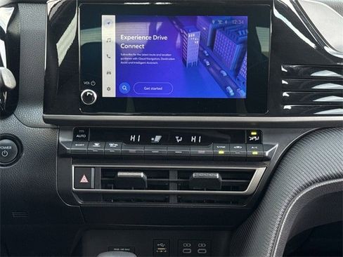 Used 2025 Toyota Camry SE image 17
