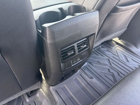 Used 2023 Chevrolet Colorado Z71 w/ Z71 Convenience Package 2 AWD/4WD image 13