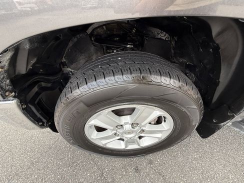 Used 2016 Toyota Tundra SR5 w/ SR5 Upgrade Package image 27