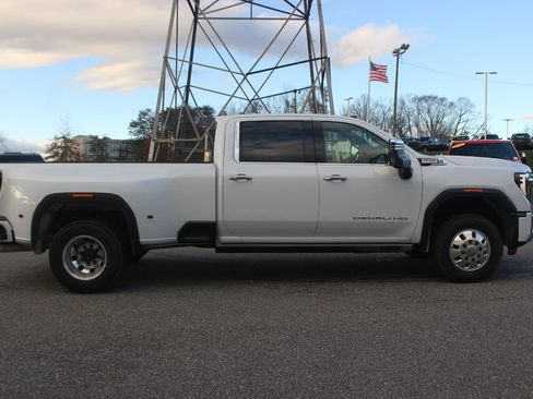 New 2026 GMC Sierra 3500 Denali w/ Denali Reserve Package image 8