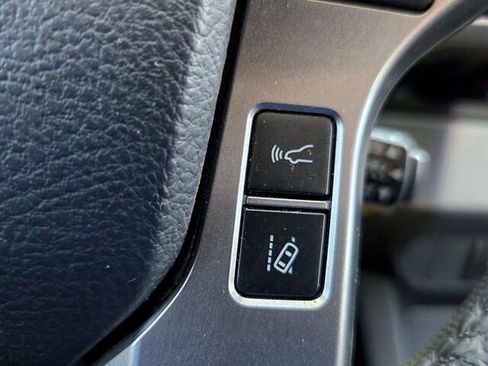 Used 2018 Toyota Tacoma SR5 RWD image 22