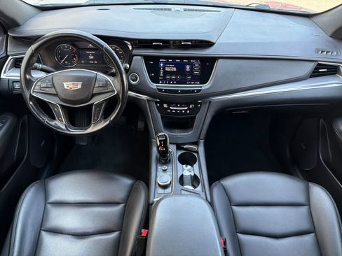 Used 2021 Cadillac XT5 Luxury AWD/4WD image 3