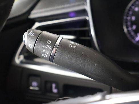 Used 2021 Cadillac XT5 Premium Luxury image 44