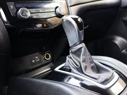 Used 2019 Nissan Rogue SV FWD image 51