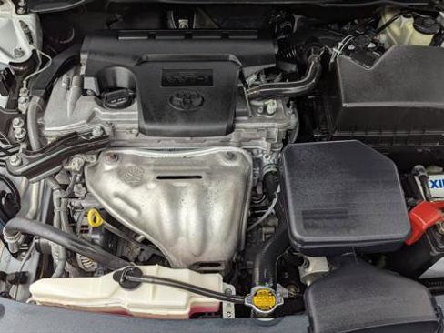 Used 2015 Toyota Camry LE image 28