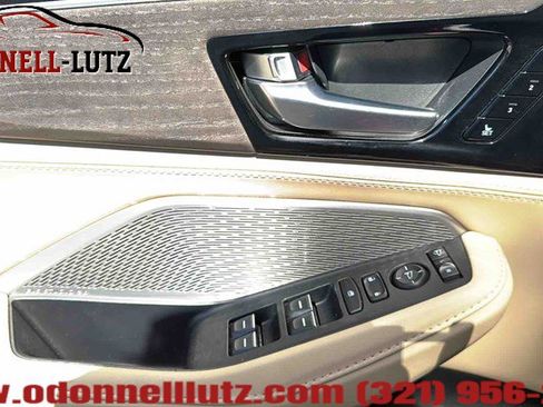 Used 2024 Acura MDX SH-AWD w/ Advance Package image 18