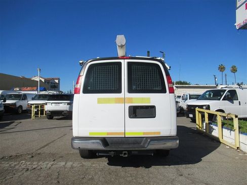 Used 2014 Chevrolet Express 2500 image 3