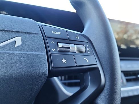 New 2025 Kia K4 LXS image 23