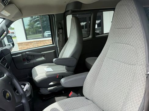 Used 2024 Chevrolet Express 3500 LT w/ LT Preferred Equipment Group image 3