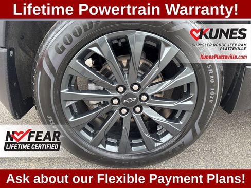 Used 2023 Chevrolet Traverse RS image 13