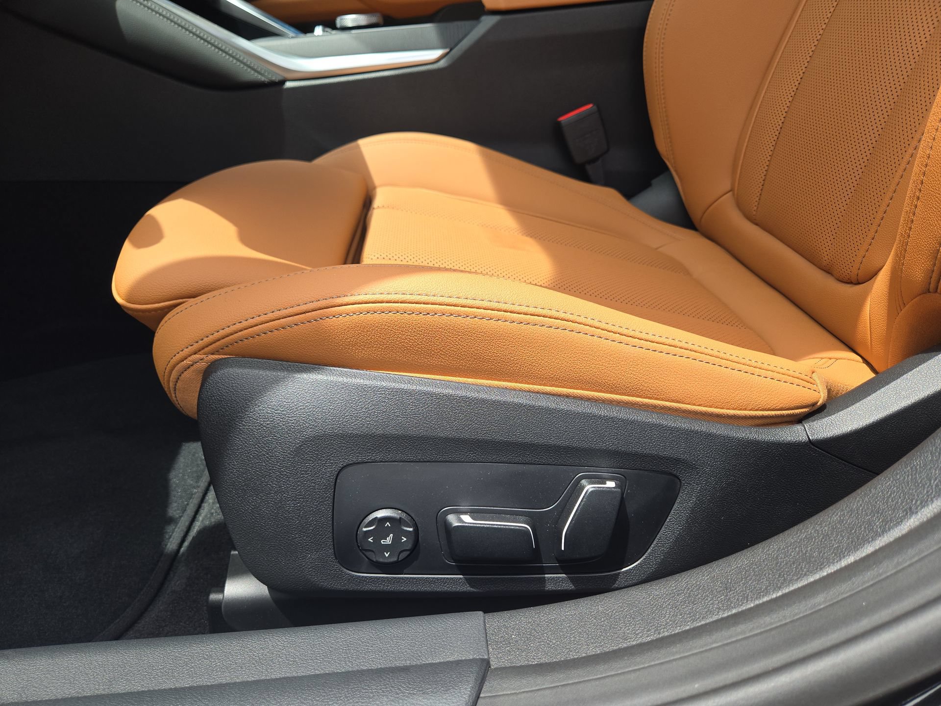 Used 2026 BMW i4 eDrive40 w/ M Sport Package RWD image 17