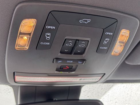 Used 2021 Toyota Sienna XSE image 27