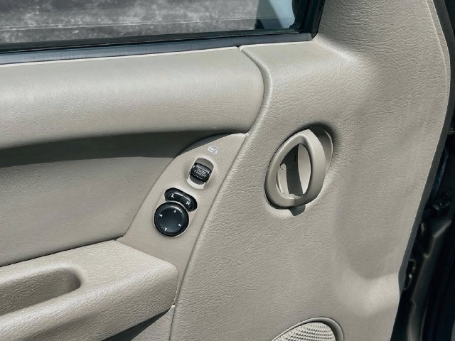 Used 2006 Jeep Liberty Sport AWD/4WD image 21