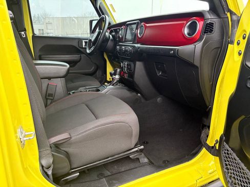 Used 2023 Jeep Wrangler Unlimited Rubicon w/ Cold Weather Group image 10