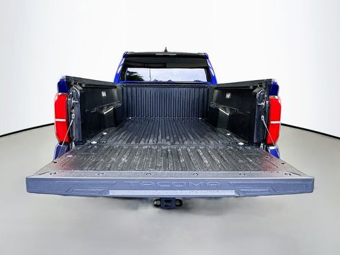 Used 2025 Toyota Tacoma SR5 AWD/4WD image 24