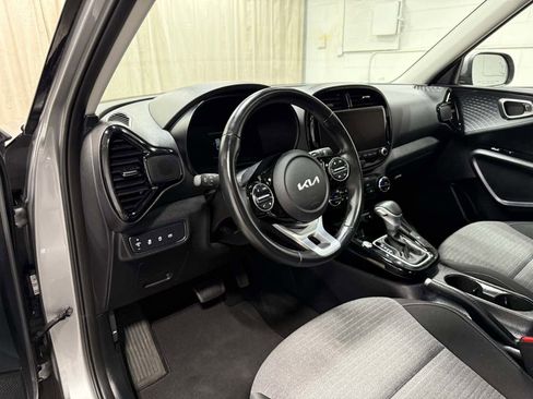 Used 2023 Kia Soul EX image 10