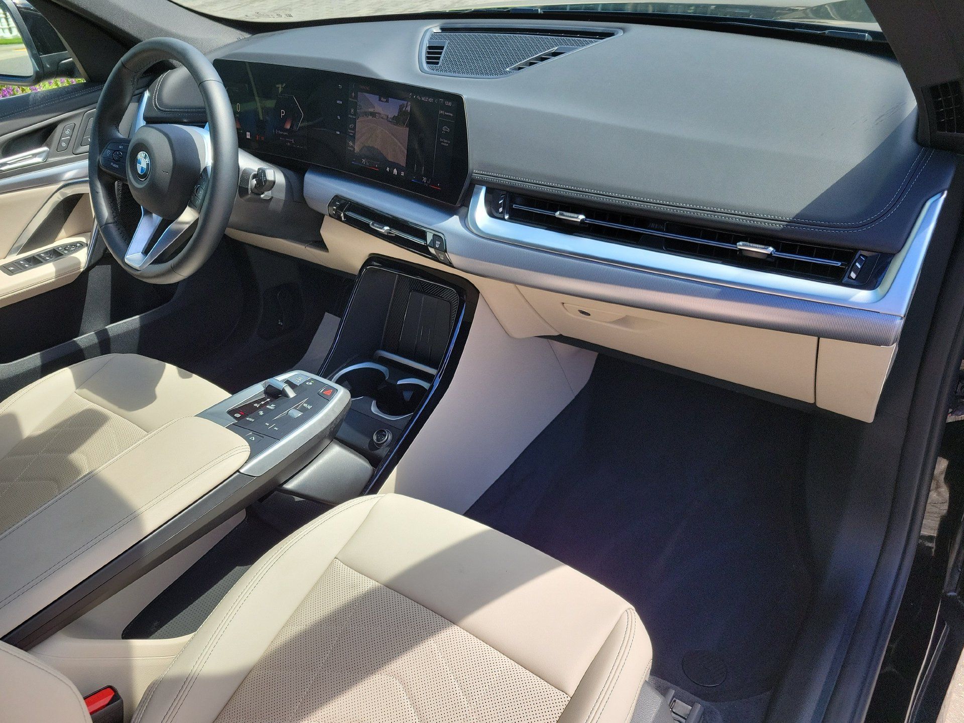 Used 2025 BMW X1 xDrive28i w/ Convenience Package AWD/4WD image 3