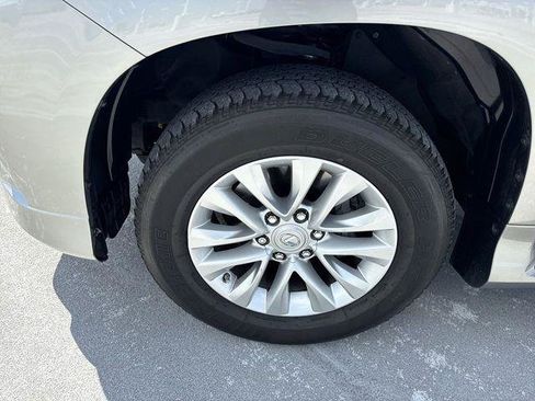Certified 2021 Lexus GX 460 Premium w/ Premium Package AWD/4WD image 10