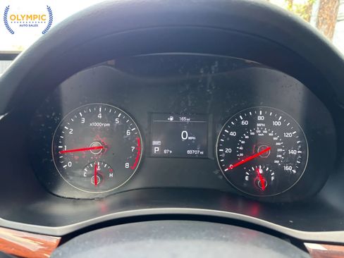 Used 2018 Kia Cadenza Premium image 25