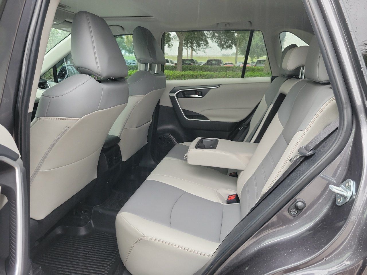 Used 2024 Toyota RAV4 XLE Premium FWD image 11