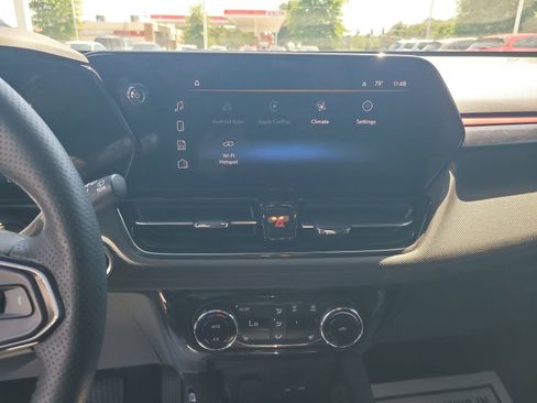 Used 2025 Chevrolet TrailBlazer RS w/ Convenience Package AWD/4WD image 18