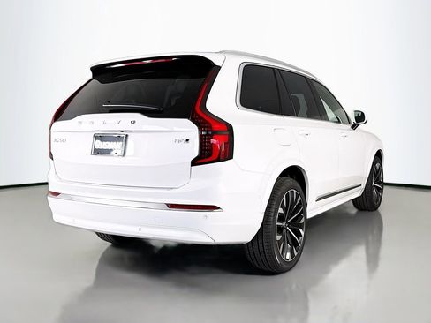 New 2026 Volvo XC90 B6 Plus w/ Protection Package Premier image 7