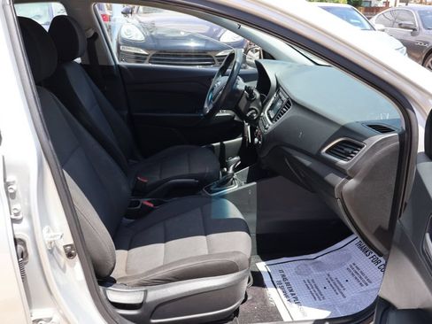 Used 2020 Hyundai Accent SE FWD image 39