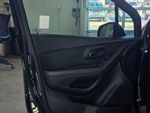 Used 2016 Chevrolet Trax LS image 11