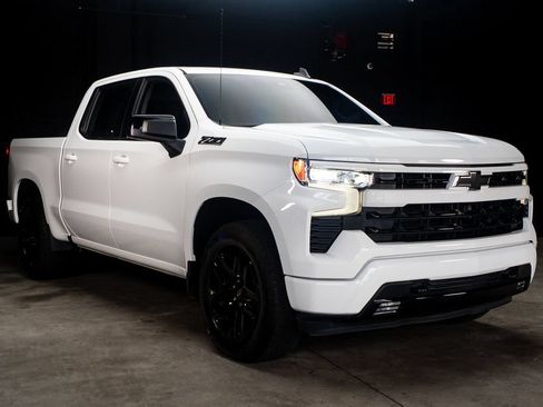 Used 2023 Chevrolet Silverado 1500 RST AWD/4WD image 7